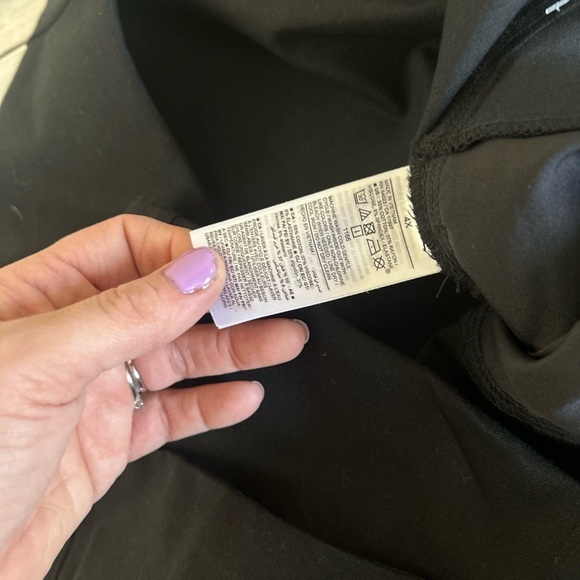 NWT OLD NAVY HIGH-RISE PIXIE
SKINNY COMFORT WAIST BLACK PULL ON PANT SIZE 4X - Picture 4 of 7